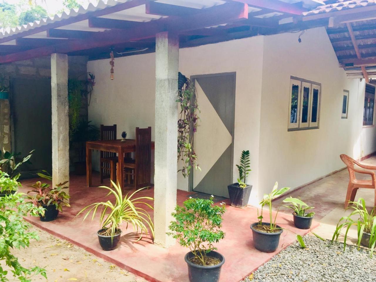Ostello Surf Resort Ahangama Exterior foto